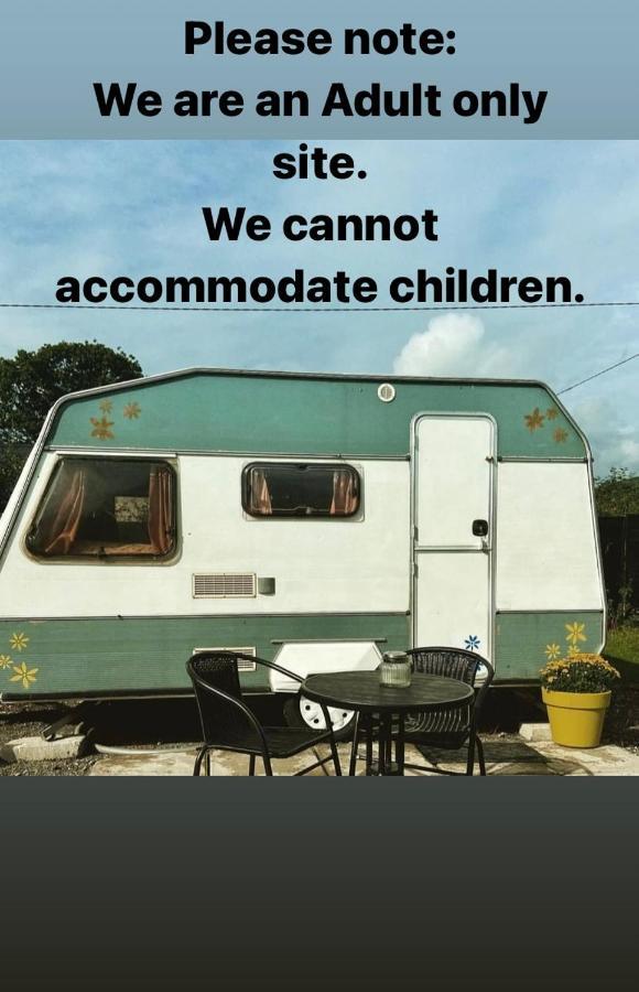 Cosy Caravan At Carrigeen Glamping Hotel Kilkenny Eksteriør billede